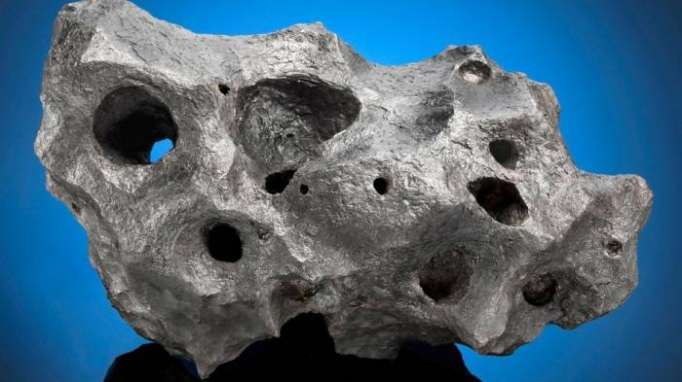 Arizona meteorite fetches record-breaking $237,500 at auction 