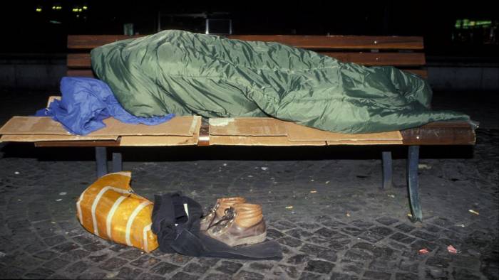 Belgique : un maire fait arrêter les SDF pour les obliger à dormir au chaud