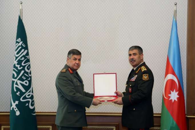 Militärische Verhandlungen wurden zwischen Aserbaidschan und Saudi Arabien durchgeführt