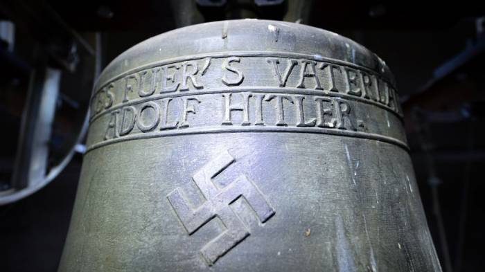 "Hitler-Glocke" bleibt hängen