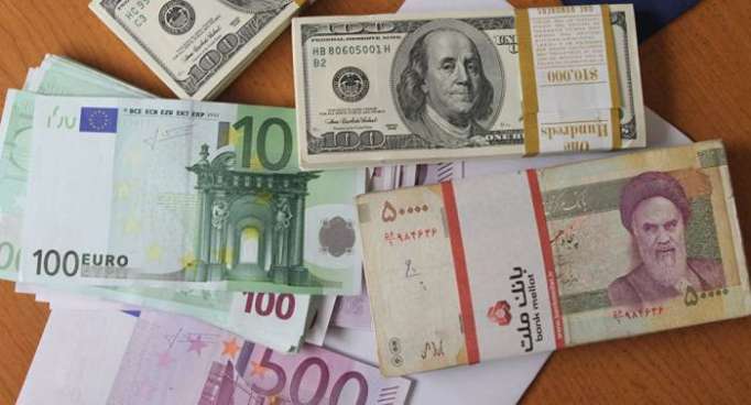 Iran: des revendeurs de dollars arrêtés sur fond de chute du rial