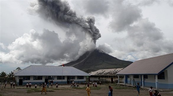 ثوران بركان جبل أجونج في جزيرة بالي الأندويسية