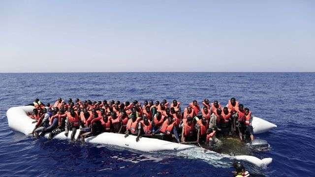 Libye: près de 450 migrants secourus au large