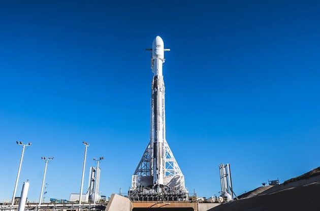 SpaceX gears up again for its first Starlink satellite launch after winds force delay