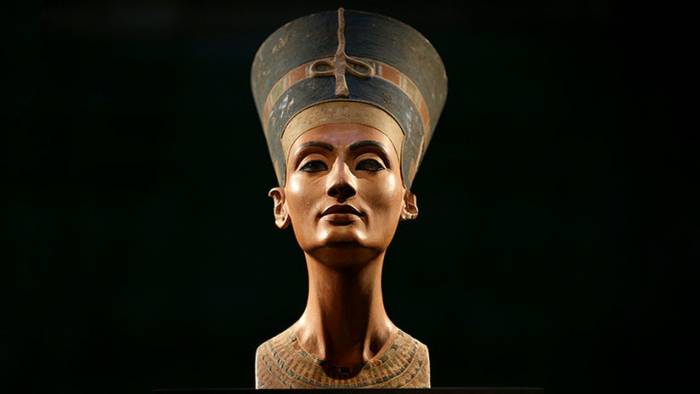 Un busto de la reina Nefertiti mostrado en un documental causa indignación en la Red