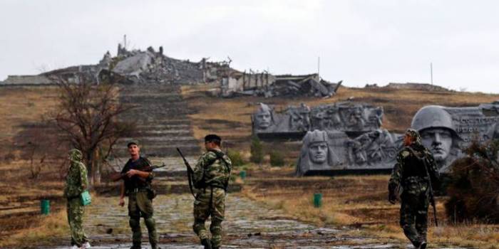 Conflit en Ukraine: Le Drian accuse la Russie