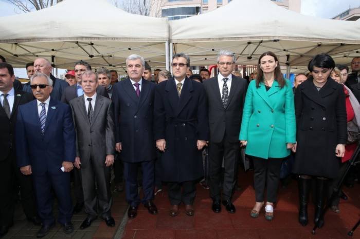 Izmir: Büste von Nationallaeder Heydar Aliyev enthüllt