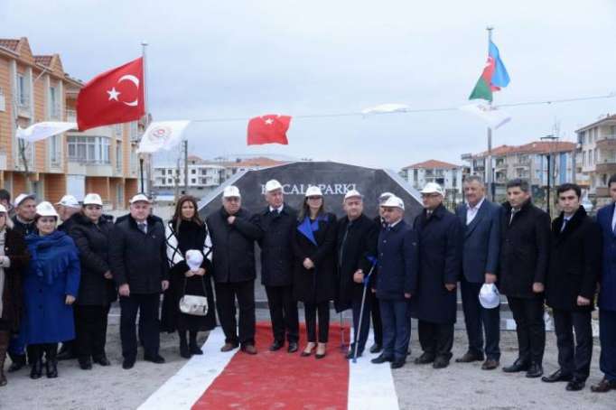 Un monument commémorant le génocide de Khodjaly et une avenue baptisée «Karabagh» inaugurés à Sakarya