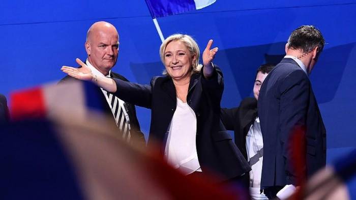 Marine Le Pen officially charged over 2015 Daesh tweets