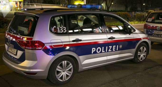 Amoklauf in Wien: Unbekannter greift Passanten mit Messer an - FOTOs