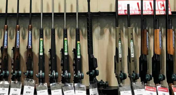 La Asociación del Rifle de EEUU busca derogar la ley de Florida que limita venta de armas