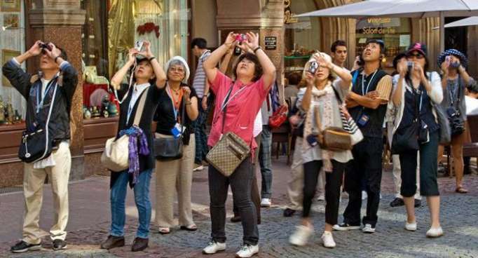 Von Januar bis März besuchen Aserbaidschan mehr als 352 Tausend Touristen