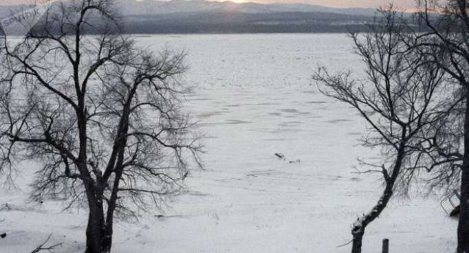 Encuentran una bolsa con 27 pares de manos humanas en el río Amur