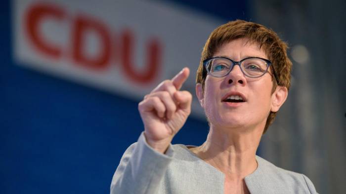 CDU-Generalsekretärin will "starke Achse" mit der Wirtschaft
 