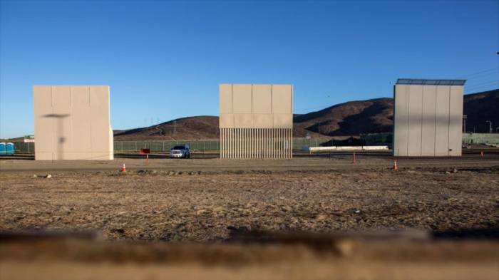 Residentes de Tijuana se burlan del muro fronterizo de Trump