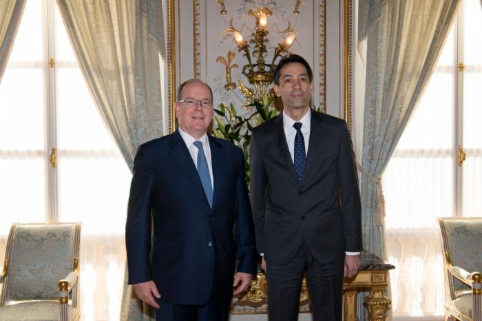 L’ambassadeur azerbaïdjanais remet ses lettres de créance au prince de Monaco