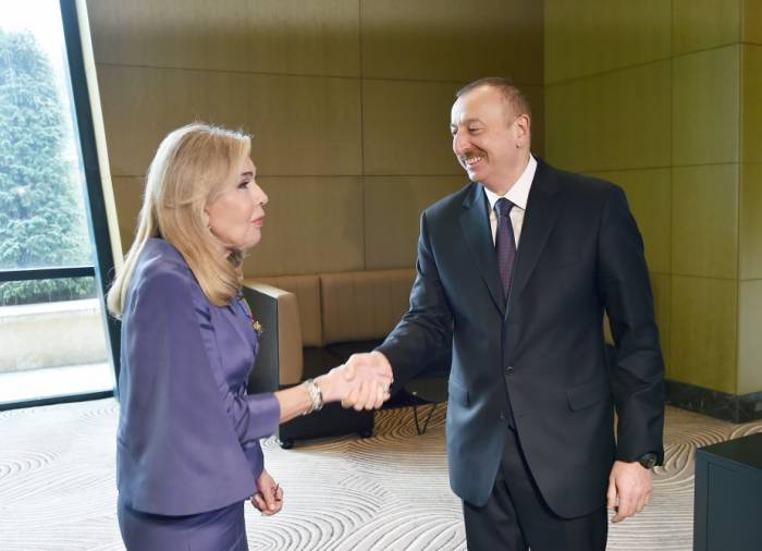 Le président Ilham Aliyev a remis l’Ordre de l’Amitié à Marianna Vardinoyannis