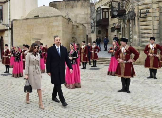 Präsident Ilham Aliyev nahm an den Novruz-Volksfeierlichkeiten teil
