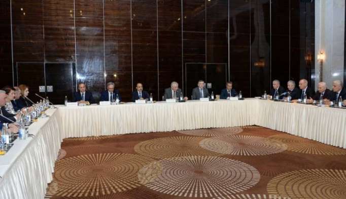 Baku: Seminar-Konferenz zum Thema “Rolle und Verpflichtungen der Medien im Prozess der Präsidentschaftswahlen“