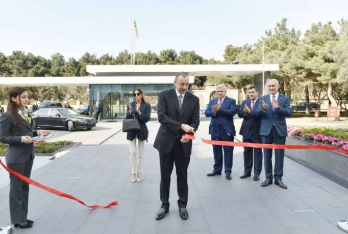 Prezident və xanımı hospitalın açılışında  - Yenilənib (FOTOLAR)