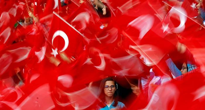 La justicia turca ordena el arresto de 70 personas sospechosas de vínculos con gulenistas