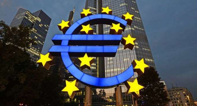 Un analista financiero considera el euro "condenado al fracaso"