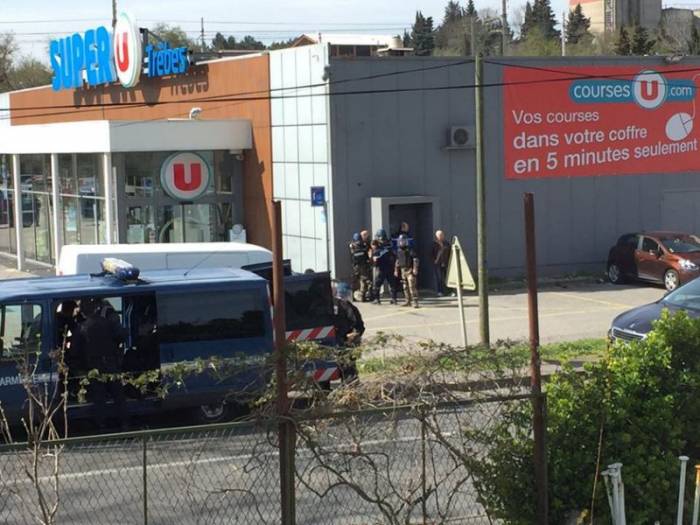 Sender - Geiselnehmer will Freilassung von mutmaßlichem Paris-Attentäter
