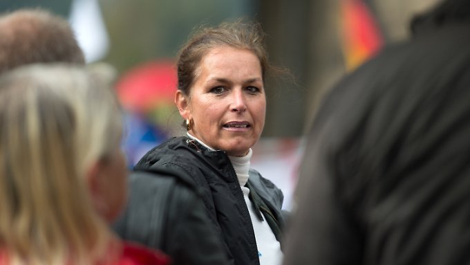 Ex-Frontfrau von Pegida soll in Haft