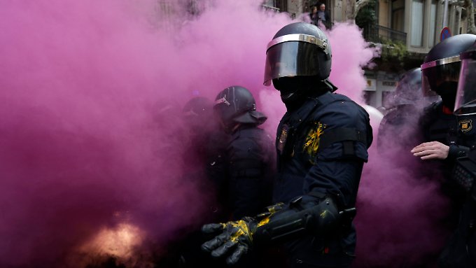 Warnschüsse bei Demo in Barcelona