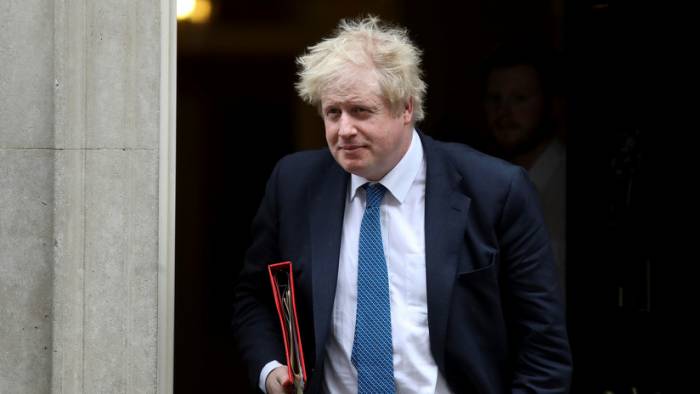 Ministro de Exteriores británico recibe sin apretón de manos al embajador ruso en Londres