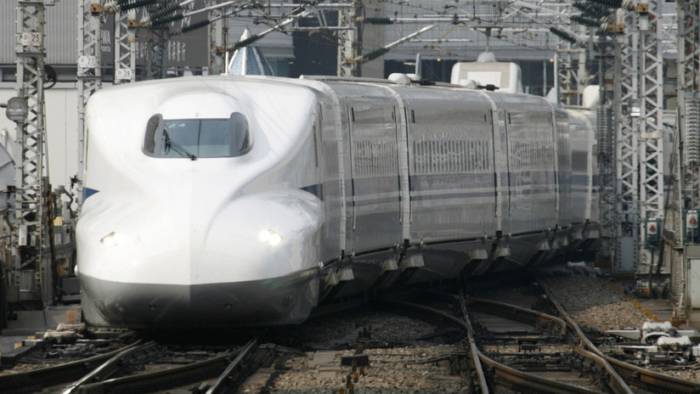 FOTO: Japón presenta un nuevo tren bala 