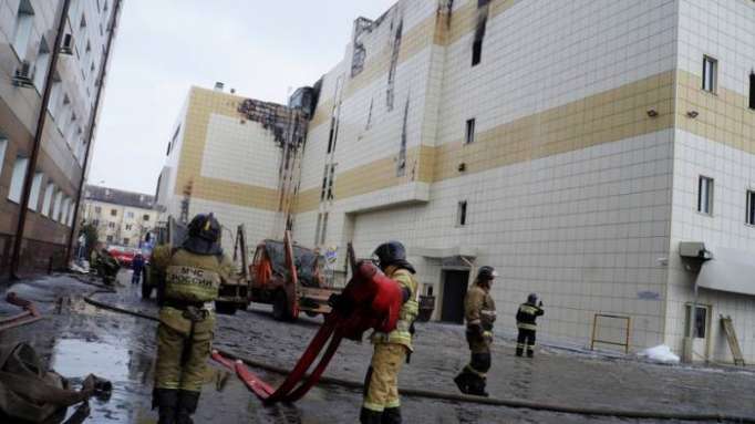 Precisan la cifra oficial de muertos en el voraz incendio de Kémerovo