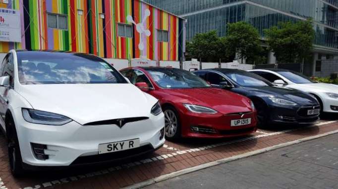 Tesla retira más de 120.000 vehículos eléctricos debido a problemas en el sistema de dirección