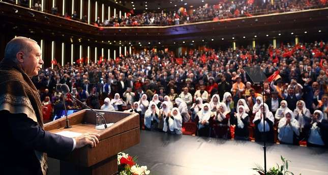 أردوغان: نواصل عمليات تطهير محيط عفرين من الإرهابيين