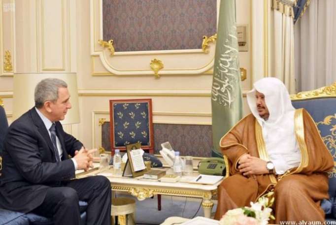 رئيس الشورى يستقبل سفير أذربيجان ويتسلم دعوة لزيارة باكو