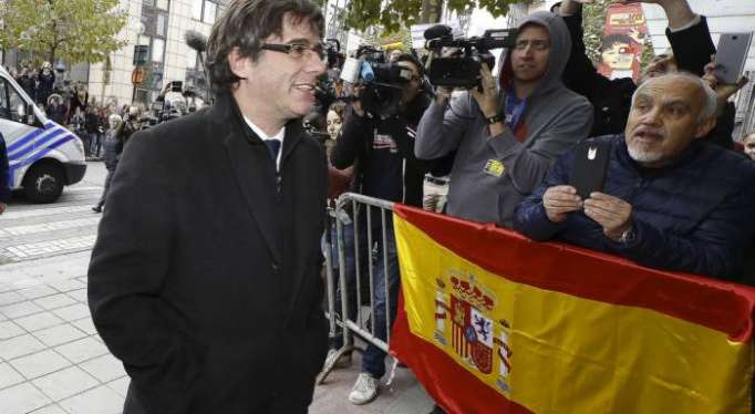 Catalogne: la justice confirme les poursuites contre les indépendantistes