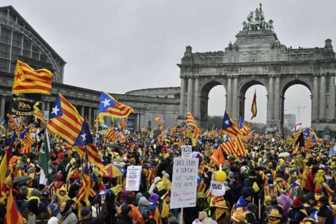 Pro-Catalan rally outside EU headquarters in Brussels- NO COMMENT