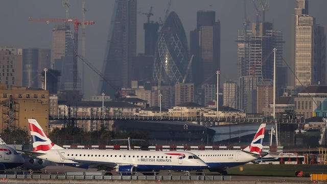 Londres : un bagagiste se fait rouler dessus par un avion