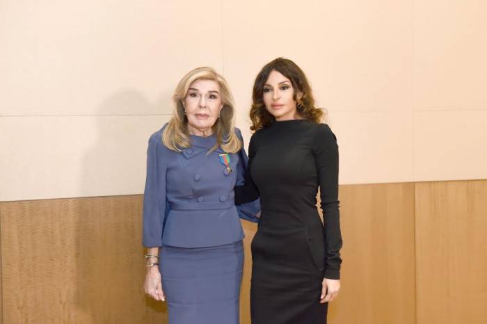 First VP Mehriban Aliyeva meets president of Marianna V. Vardinoyannis Foundation