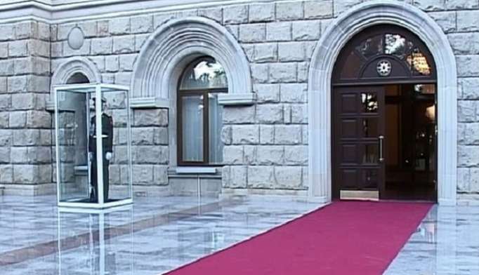 Azerbaijan denies rumors on refusing Russian weapons