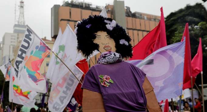 Las mujeres salen a la calle en Brasil contra la violencia y por despenalizar el aborto