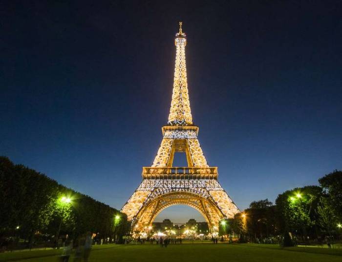 La couleur de la tour Eiffel va-t-elle changer ?