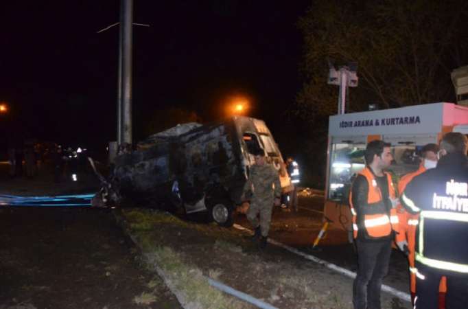 Dəhşətli avtobus qəzası: 17 ölü, 38 yaralı (FOTOLAR)