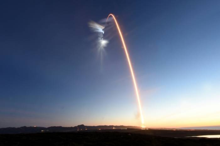 SpaceX lance le 5e groupe de satellites Iridium