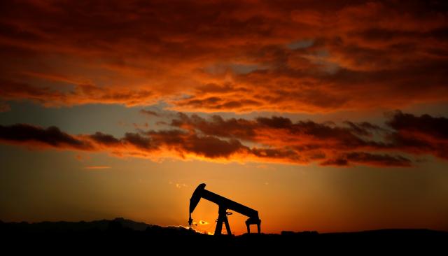 Oil prices mixed after edging up from two-week lows; set for weekly drop
