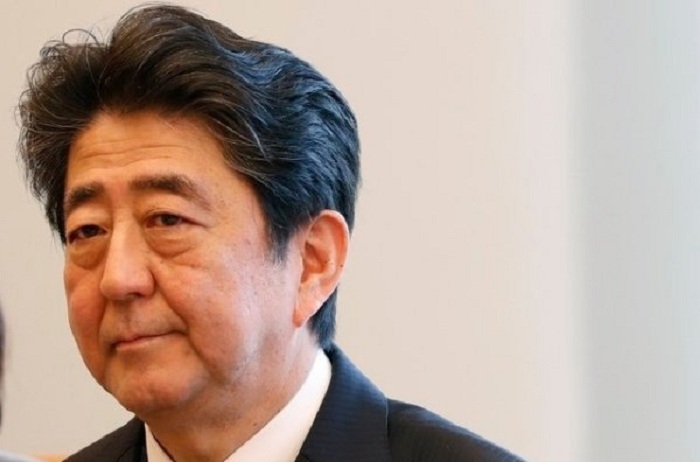 La pression monte sur Shinzo Abe