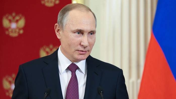 Poutine promet des "victoires brillantes" à la Russie