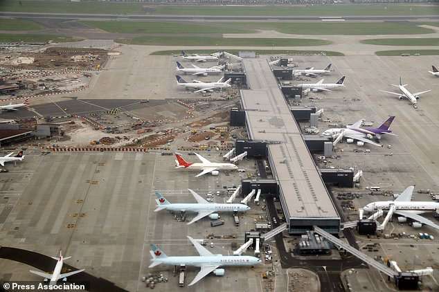 First of regular non-stop flights between UK and Australia lands at Heathrow