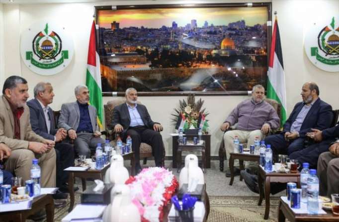 “حماس” تطلع فصائل فلسطينية على تفاصيل دقيقة ومؤكدة حول الهجوم على موكب “الحمدالله”