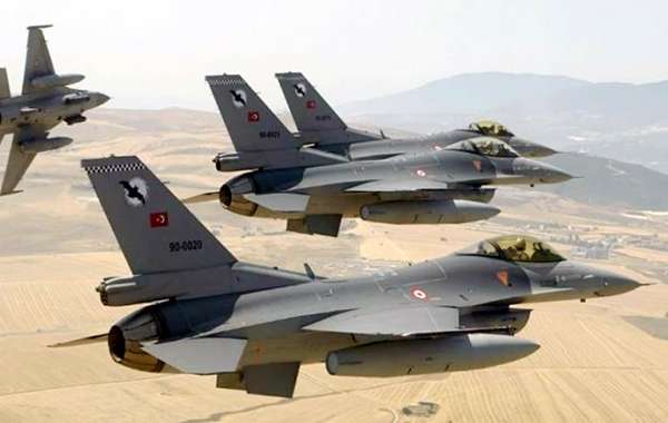 طائرات تركية تهاجم قوات نظامية في عفرين